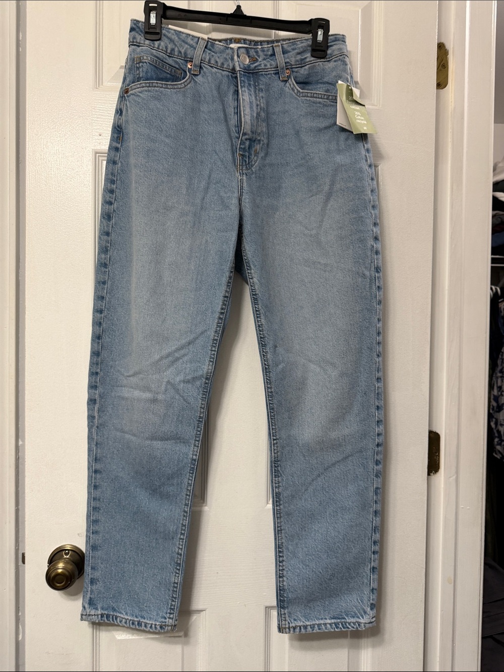 NWT H&M Mom High-Rise Straight Ankle Length Jeans. Stretch comfort  US 8